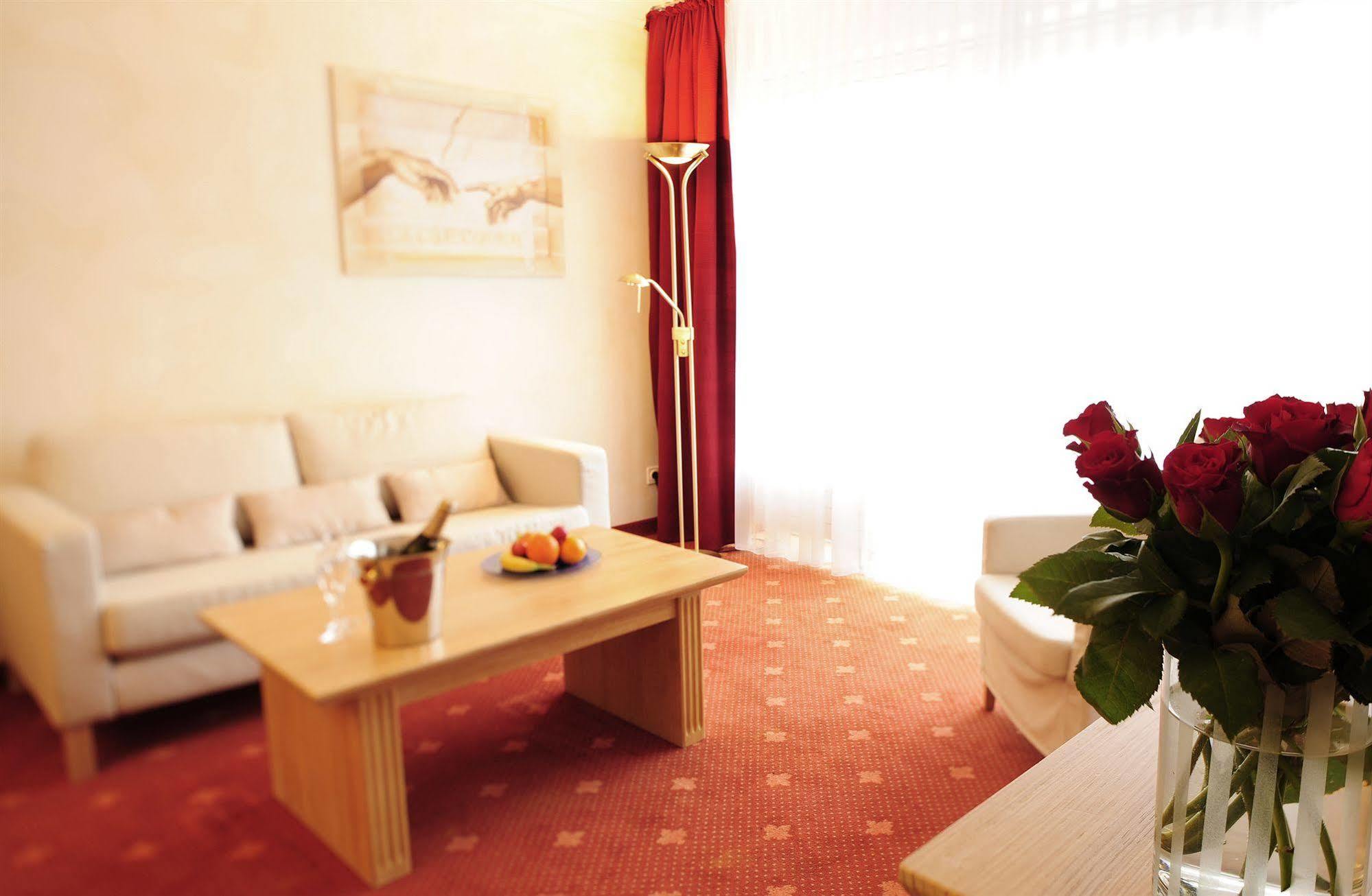 Hotel Villa Gropius Тимендорфер Странд Екстериор снимка